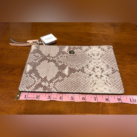 🤎Coach🤎Python leather print mini zip clutch/pouch, NWT - Picture 2 of 8